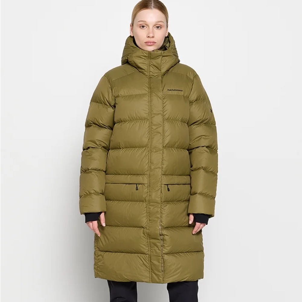 ❄️🌨️☃️ Peak Performance Frost Down Coat Size XL